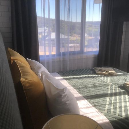 White Manor Motel คูมา ภายนอก รูปภาพ