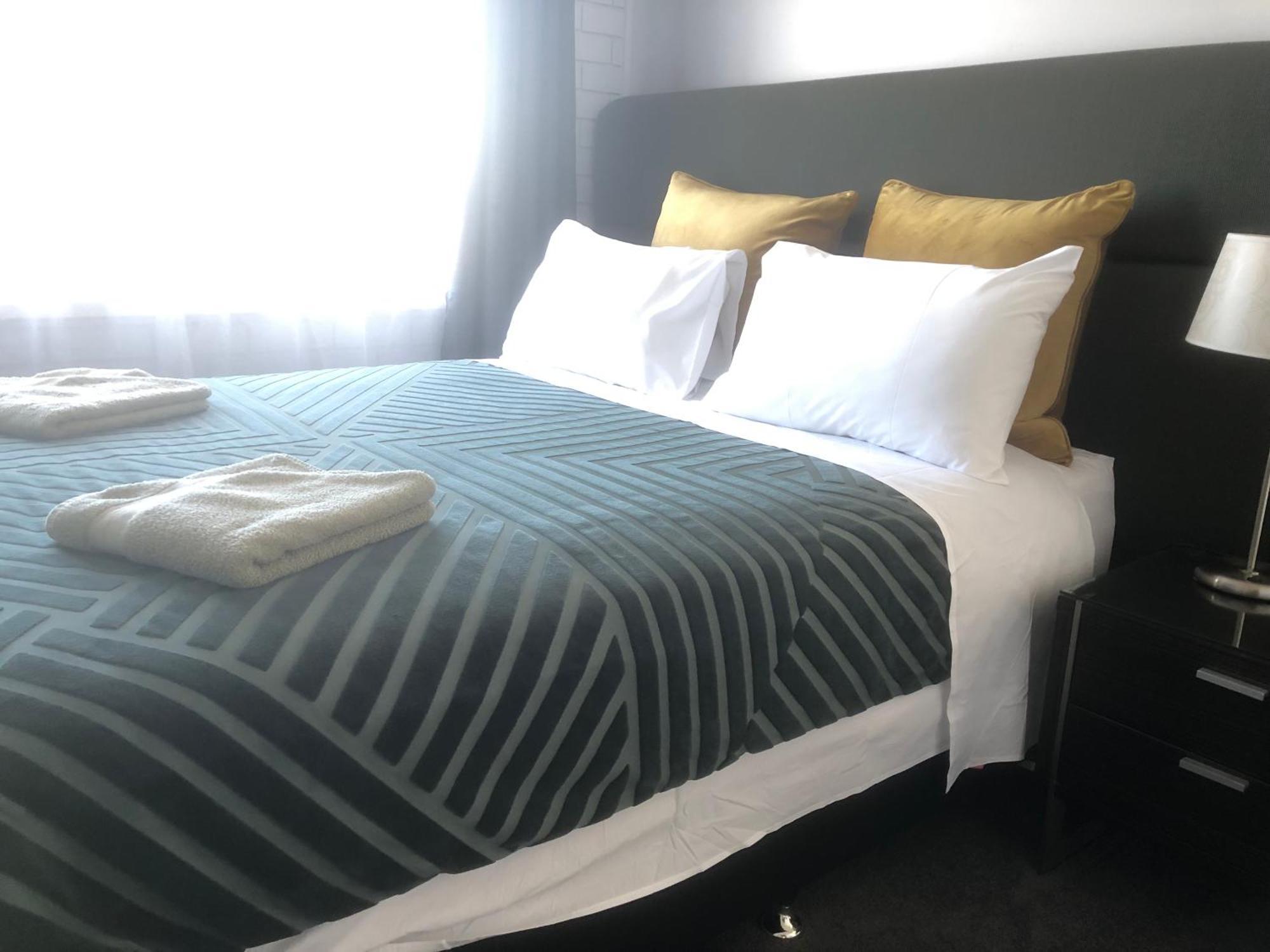 White Manor Motel คูมา ภายนอก รูปภาพ