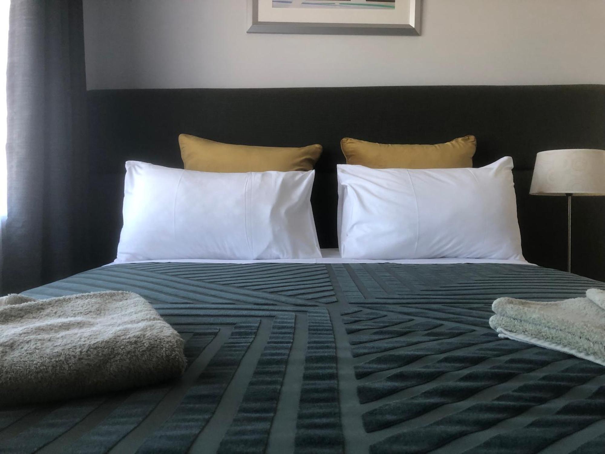 White Manor Motel คูมา ภายนอก รูปภาพ
