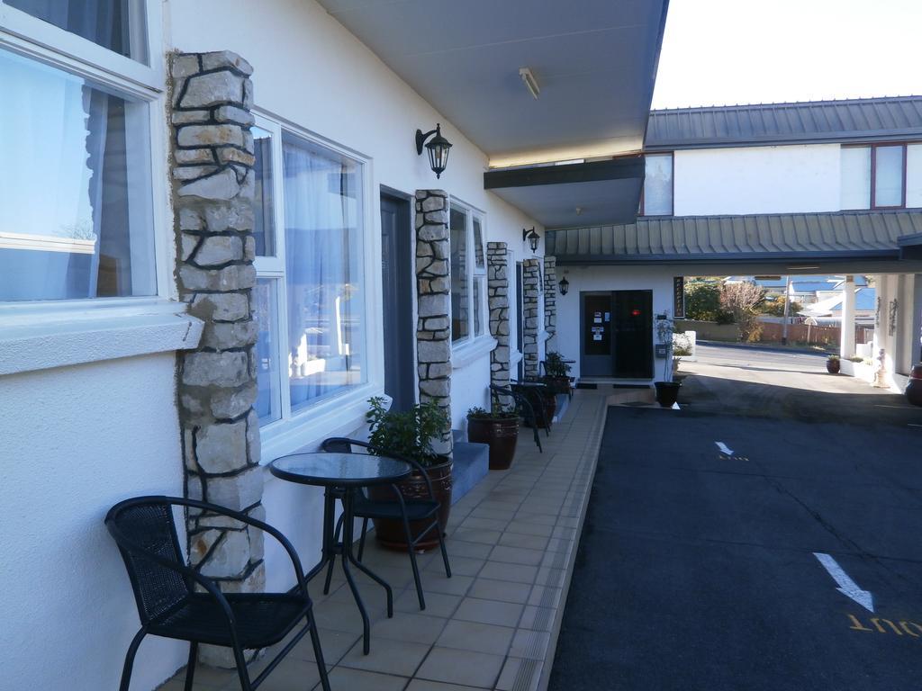 White Manor Motel คูมา ภายนอก รูปภาพ