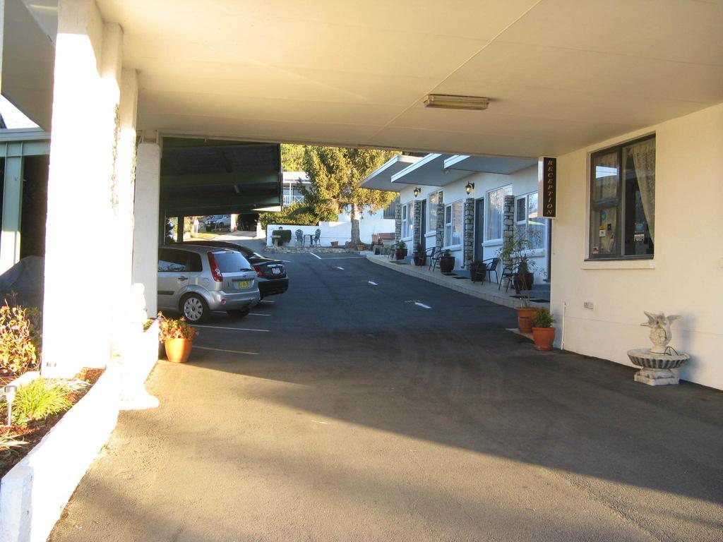 White Manor Motel คูมา ภายนอก รูปภาพ