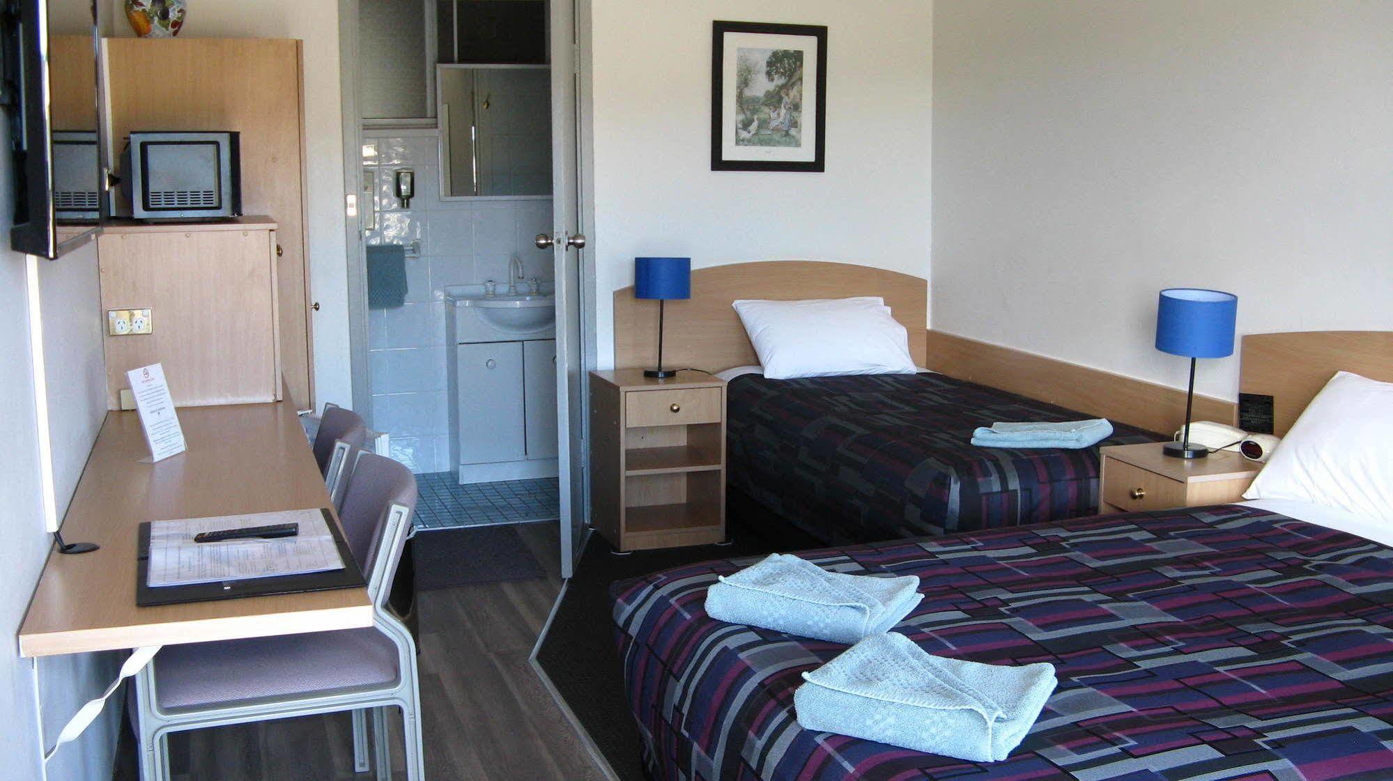 White Manor Motel คูมา ภายนอก รูปภาพ