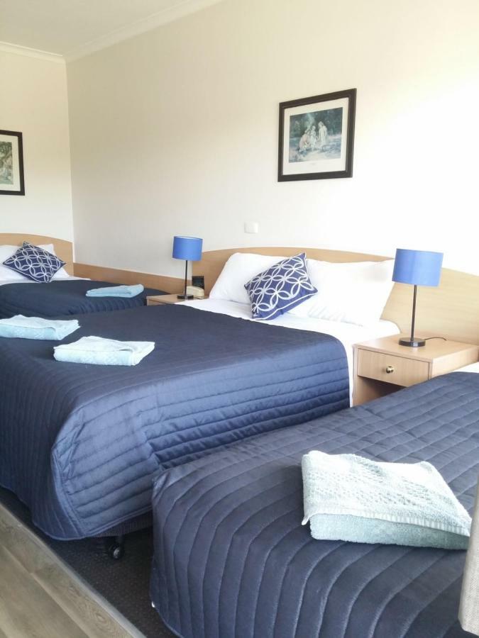 White Manor Motel คูมา ภายนอก รูปภาพ